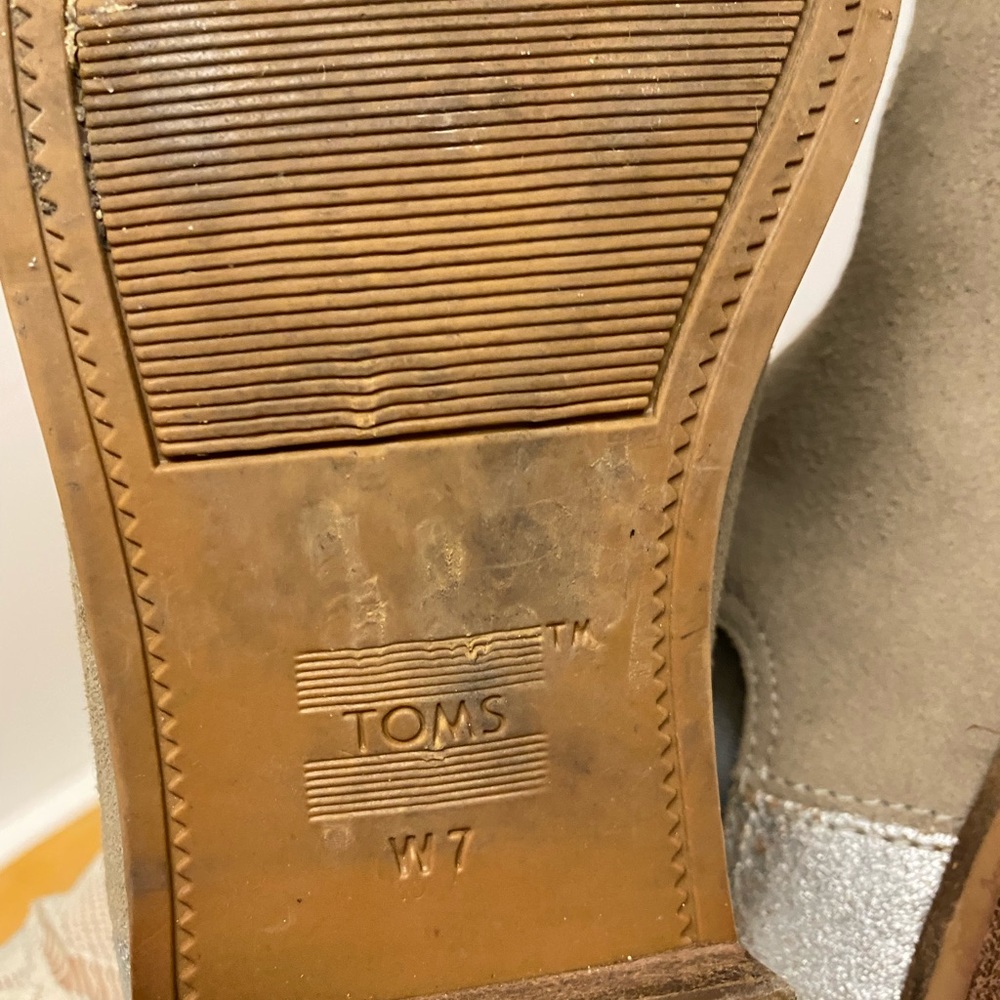 Toms Leather Rustic Distressed Silver Accent Slip On Booties - Picture 10 of 10